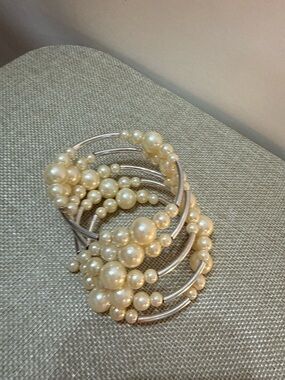 Pearl Cluster Stretch Bracelet - Ivory Beaded Women’s Accessory